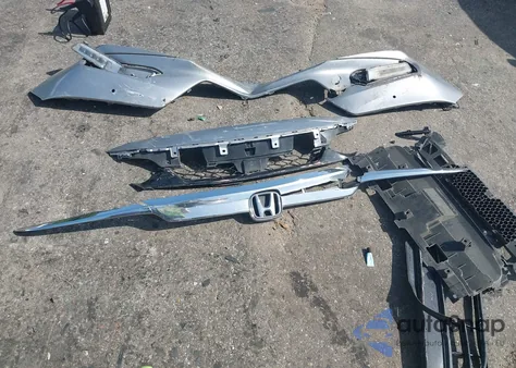 2018 Honda Accord Touring z USA, uszkodzony, nr VIN 1HGCV1F95JA144599